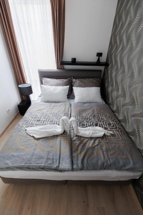 Villa Bauhaus Wellness Apartman Fsz. 1 希欧福克 外观 照片