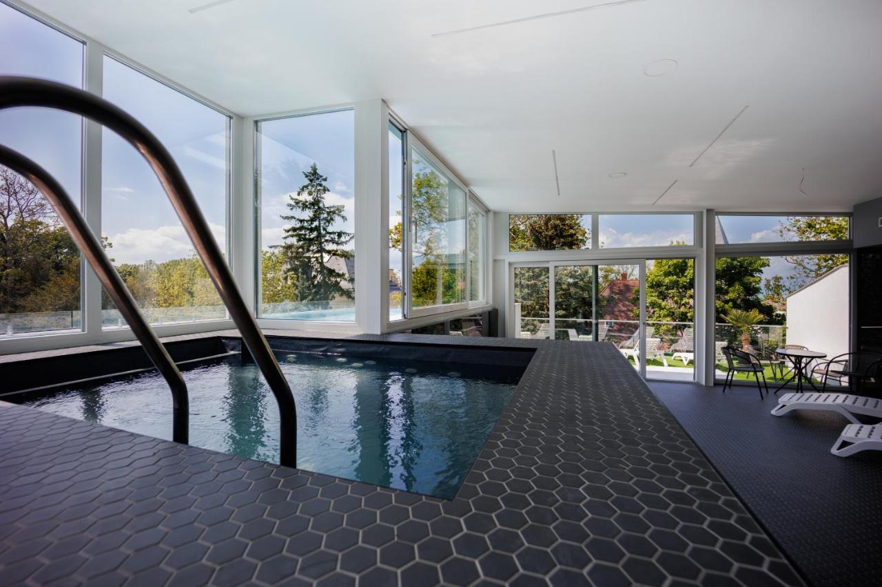 Villa Bauhaus Wellness Apartman Fsz. 1 希欧福克 外观 照片