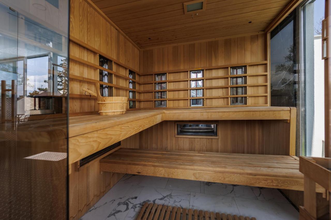 Villa Bauhaus Wellness Apartman Fsz. 1 希欧福克 外观 照片