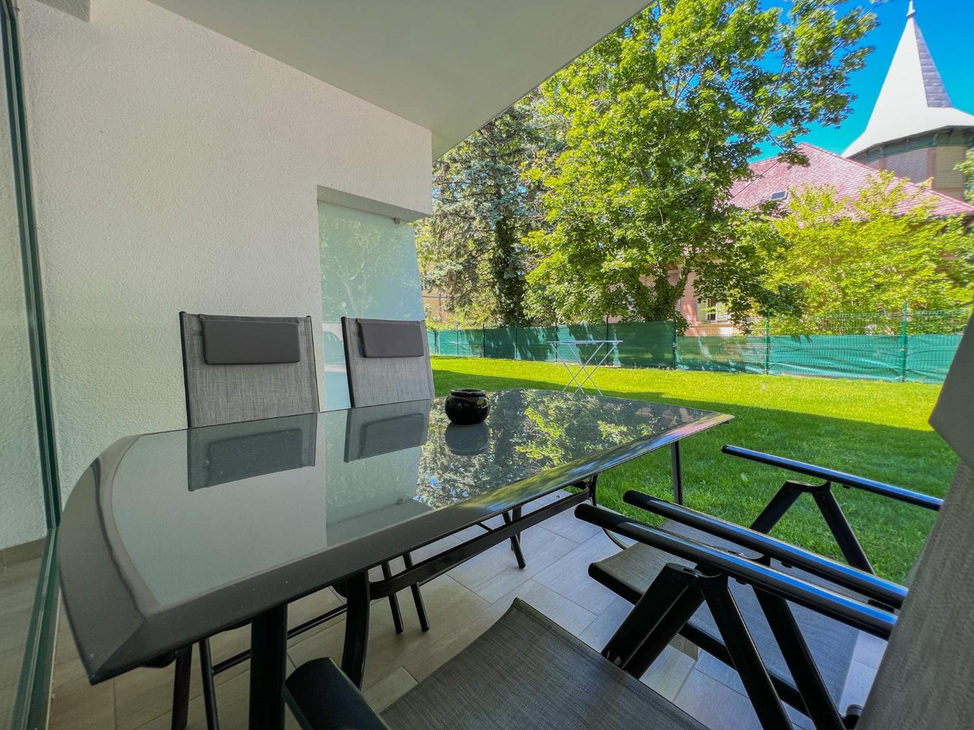 Villa Bauhaus Wellness Apartman Fsz. 1 希欧福克 外观 照片